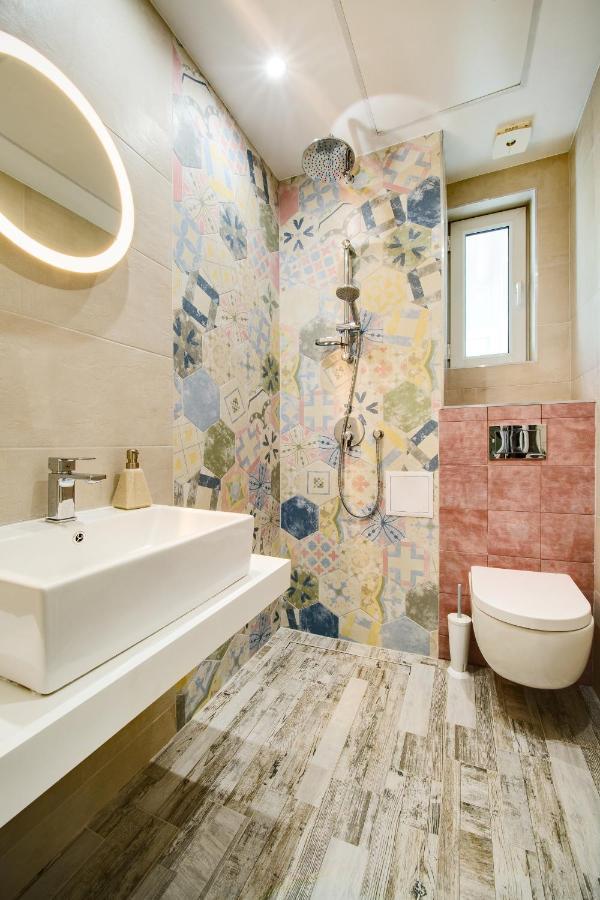 Apartment 65 - Airy Aprt At Top Center ソフィア エクステリア 写真
